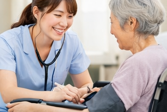 訪問看護の管理者になるまでのキャリアパス【年収600万円超えの道筋】